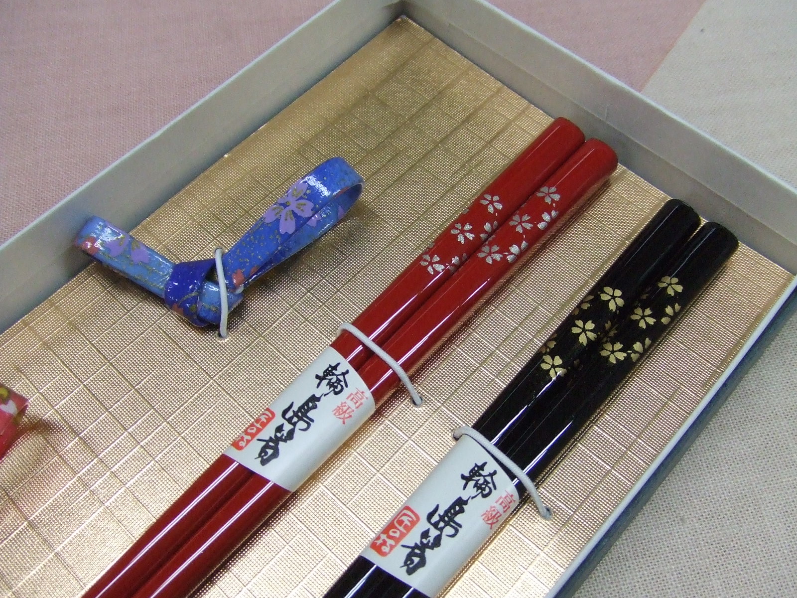 輪島箸　和紙箸置付き　小桜二膳